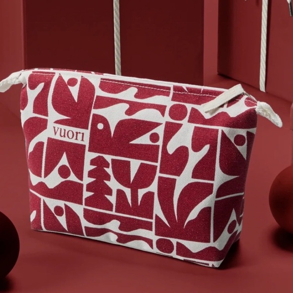 Vuori Handbags - 💗NWT Vuori Holiday 25 Pouch Strawberry
